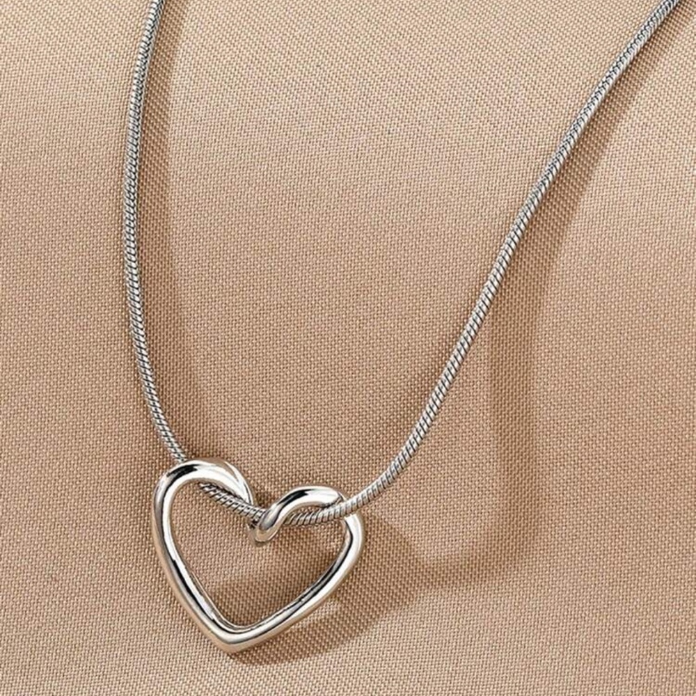 2/$10 RESTOCKED! Simple Love Heart Necklace Dainty Cute Pendant Leisure - Picture 2 of 4